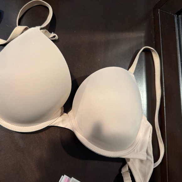 Victoria’s Secret - Push Up Bra - Picture 7 of 7